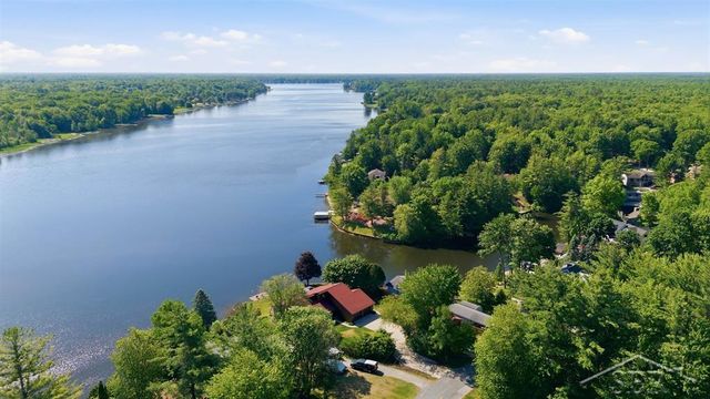 4448 N Verity Road, Sanford, MI 48657