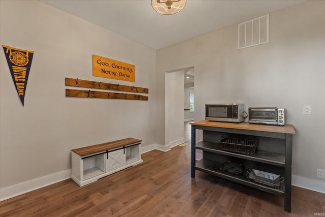 706 N Hill Street, South Bend, IN 46617
