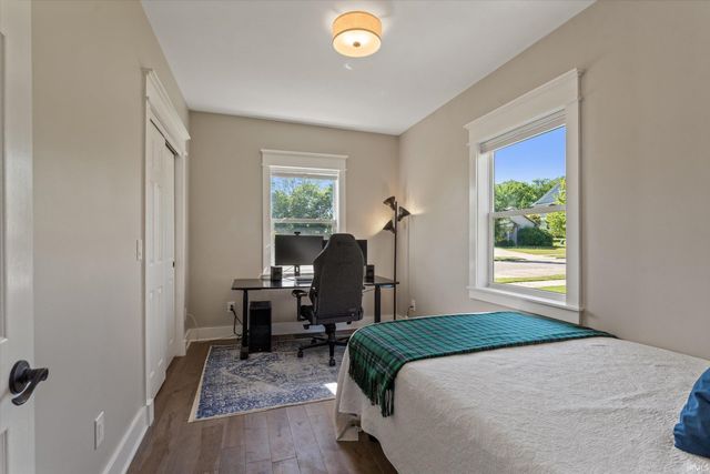 706 N Hill Street, South Bend, IN 46617