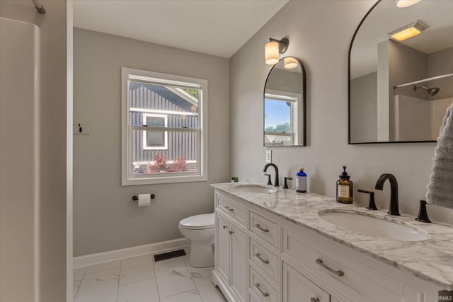 706 N Hill Street, South Bend, IN 46617