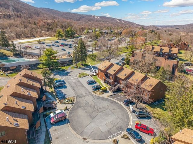 1 Jackson Hole 9, Vernon Twp., NJ 07462