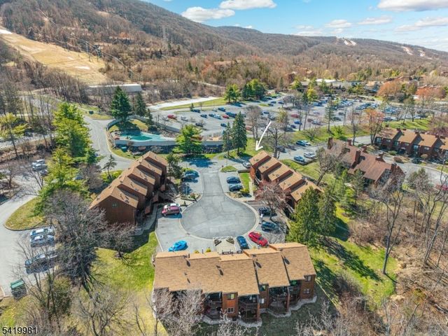 1 Jackson Hole 9, Vernon Twp., NJ 07462