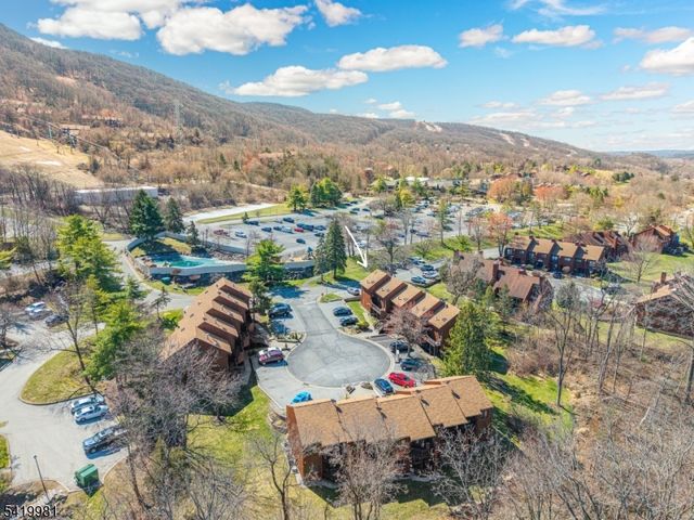 1 Jackson Hole 9, Vernon Twp., NJ 07462