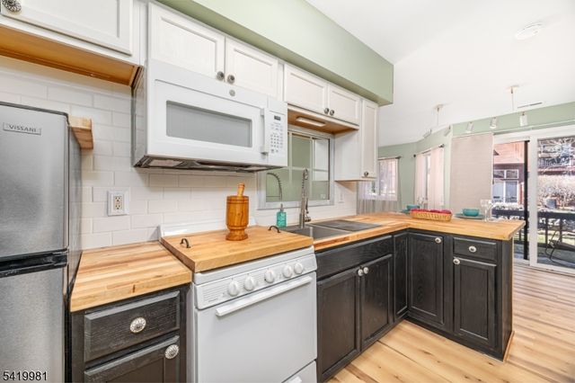 1 Jackson Hole 9, Vernon Twp., NJ 07462