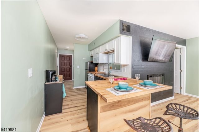 1 Jackson Hole 9, Vernon Twp., NJ 07462