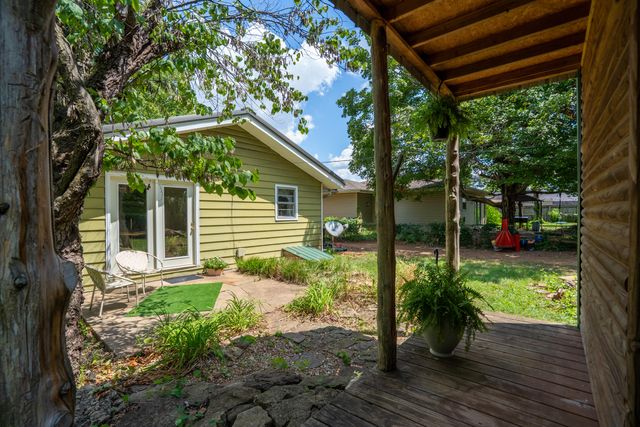 1312 E Rosebrier Street, Springfield, MO 65804