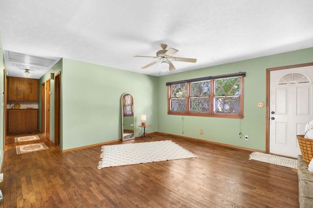 1312 E Rosebrier Street, Springfield, MO 65804