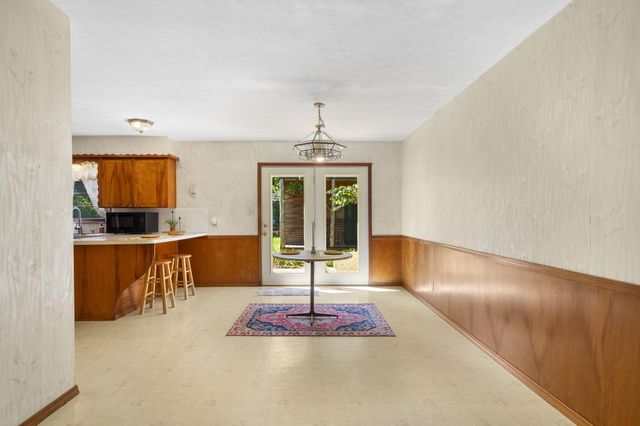 1312 E Rosebrier Street, Springfield, MO 65804