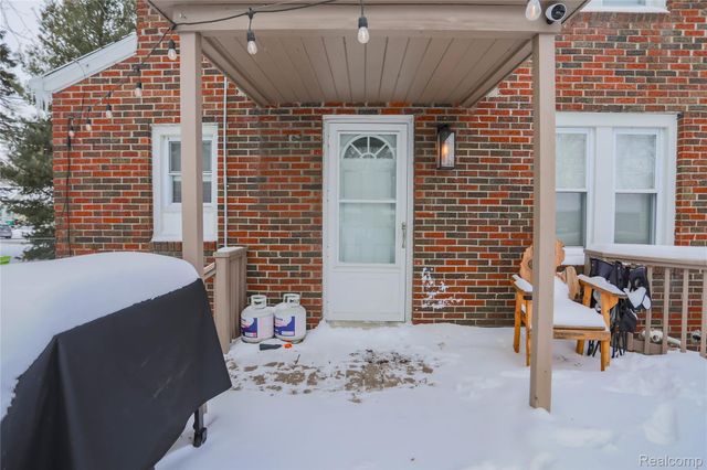 24268 Brittany Avenue, Eastpointe, MI 48021