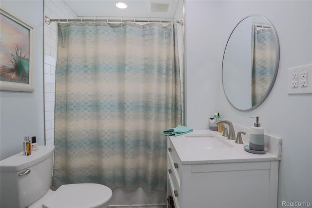 24268 Brittany Avenue, Eastpointe, MI 48021