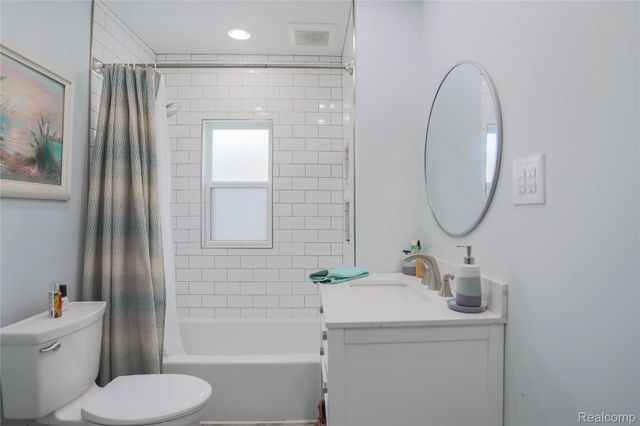 24268 Brittany Avenue, Eastpointe, MI 48021