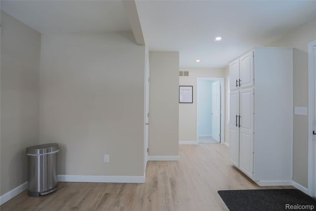 24268 Brittany Avenue, Eastpointe, MI 48021