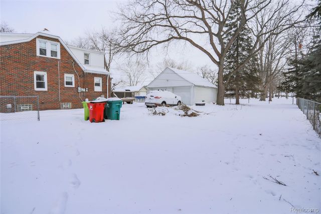 24268 Brittany Avenue, Eastpointe, MI 48021