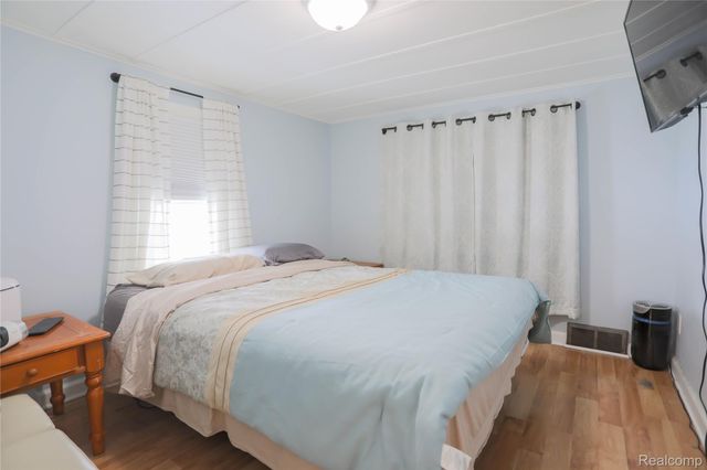 24268 Brittany Avenue, Eastpointe, MI 48021