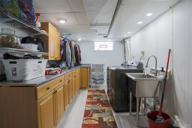 24268 Brittany Avenue, Eastpointe, MI 48021