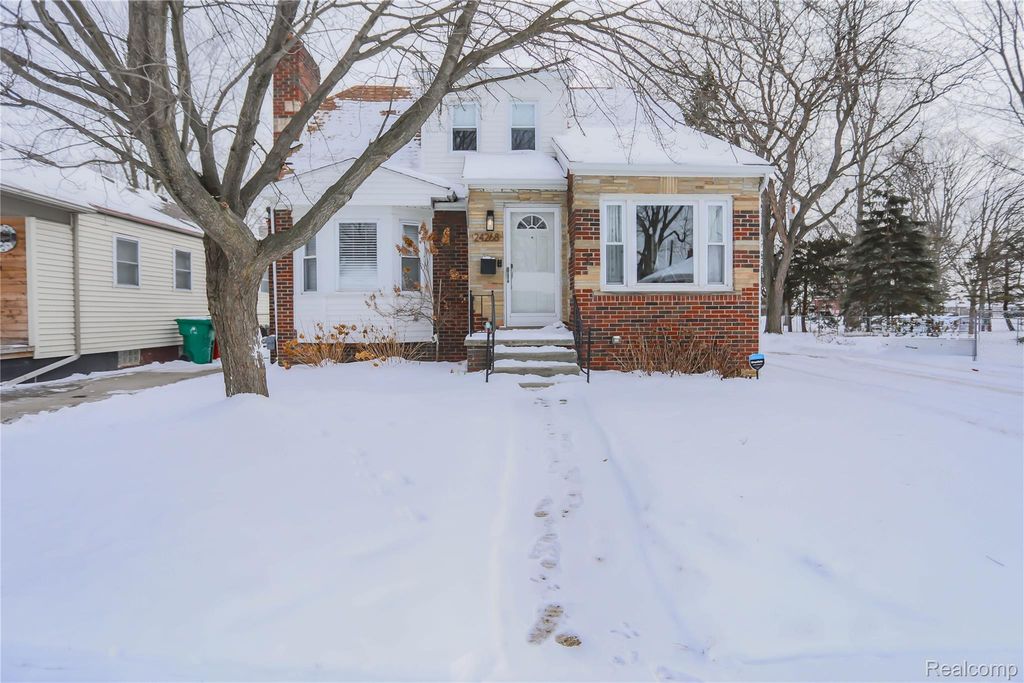 24268 Brittany Avenue, Eastpointe, MI 48021