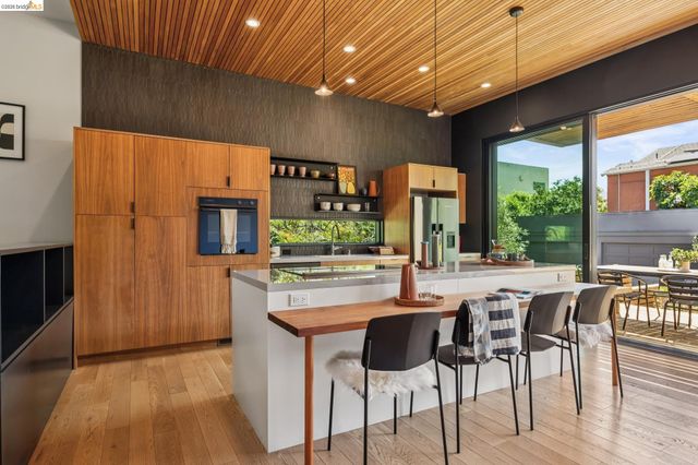 325 49Th St, Oakland, CA 94609