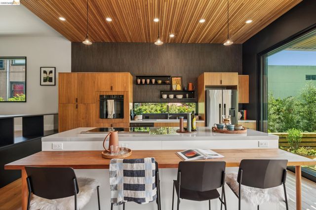 325 49Th St, Oakland, CA 94609