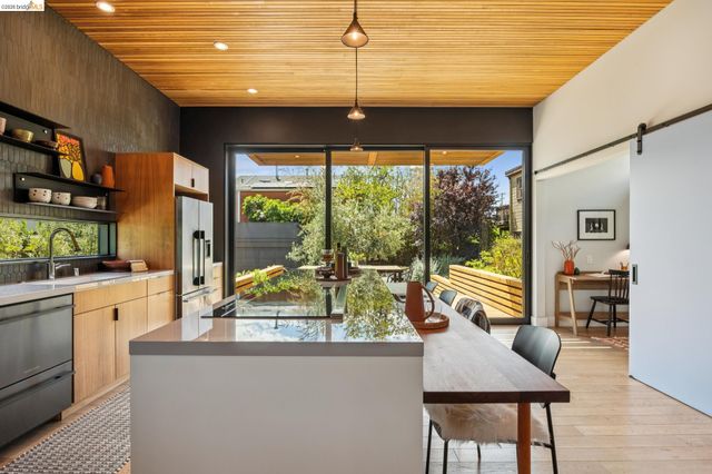 325 49Th St, Oakland, CA 94609