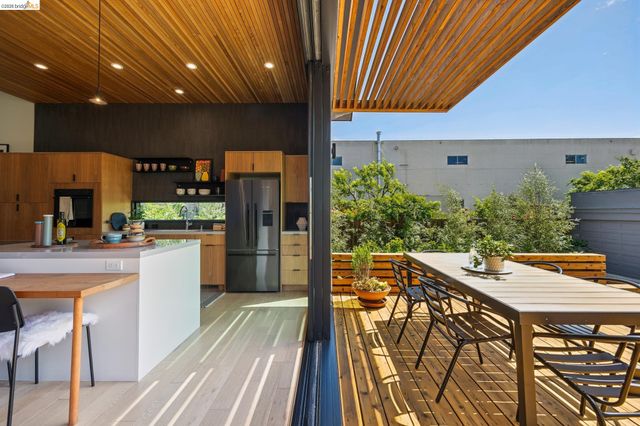 325 49Th St, Oakland, CA 94609