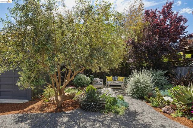 325 49Th St, Oakland, CA 94609