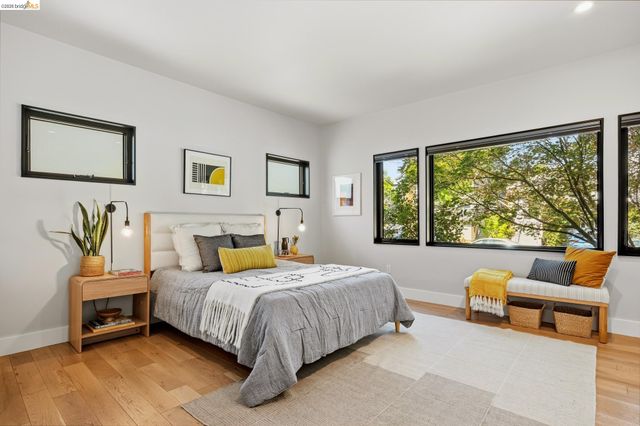 325 49Th St, Oakland, CA 94609