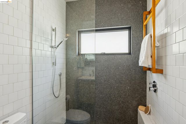 325 49Th St, Oakland, CA 94609