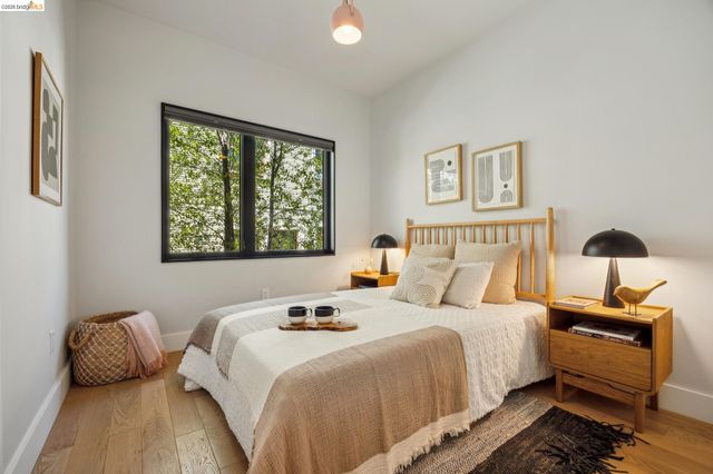 325 49Th St, Oakland, CA 94609