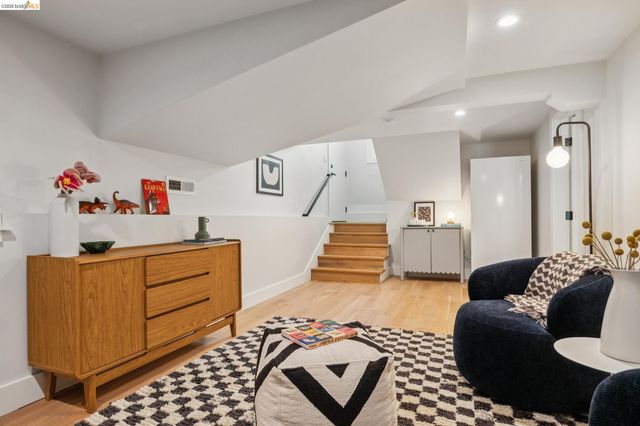 325 49Th St, Oakland, CA 94609