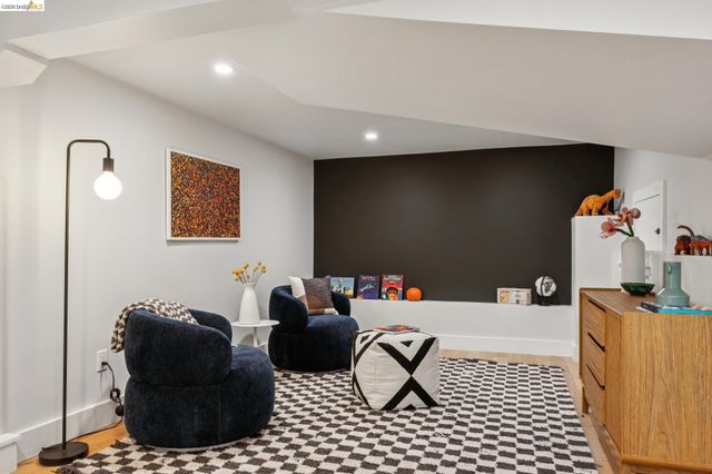 325 49Th St, Oakland, CA 94609