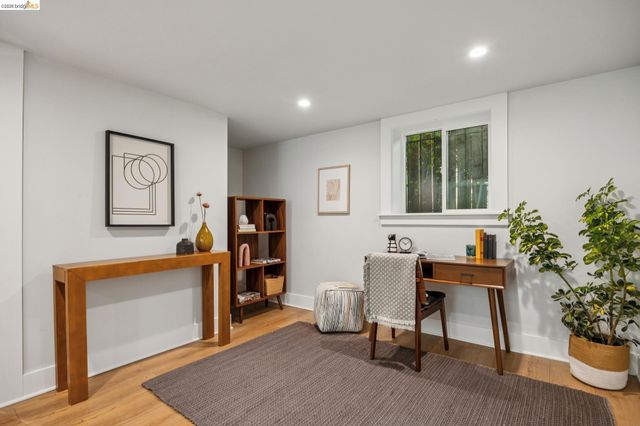 325 49Th St, Oakland, CA 94609