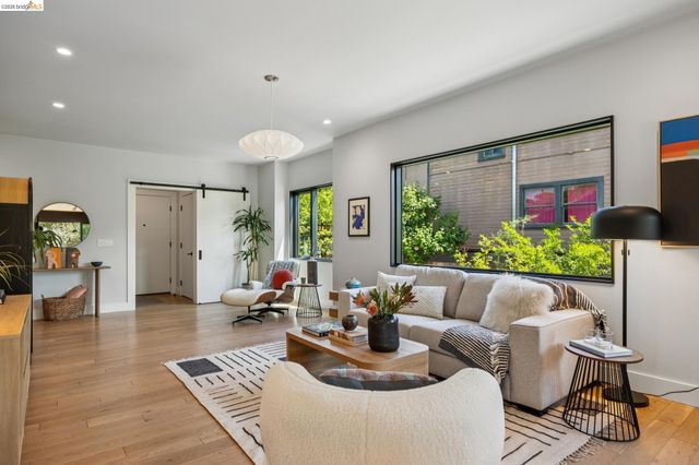 325 49Th St, Oakland, CA 94609