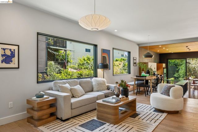 325 49Th St, Oakland, CA 94609