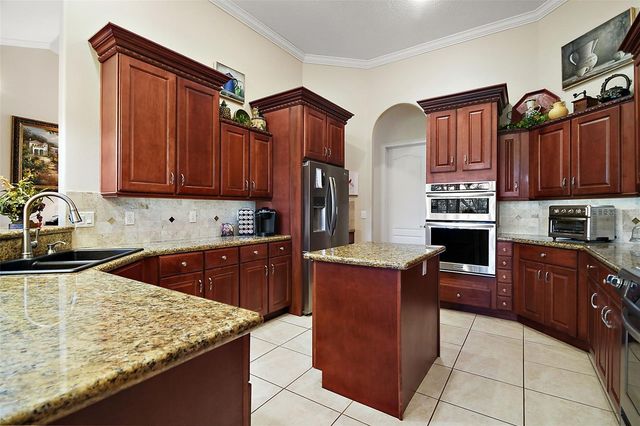 11106 OAKSHORE LANE, Clermont, FL 34711