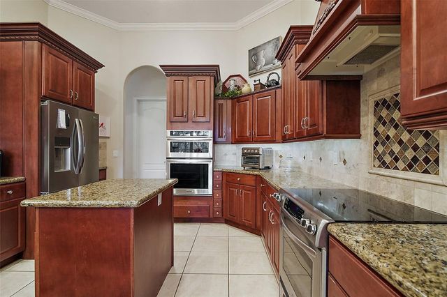 11106 OAKSHORE LANE, Clermont, FL 34711