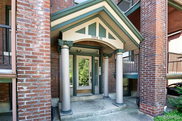 3654 Shaw Boulevard 2 East, St Louis, MO 63110