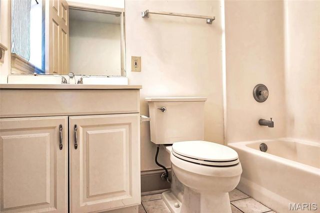 3654 Shaw Boulevard 2 East, St Louis, MO 63110