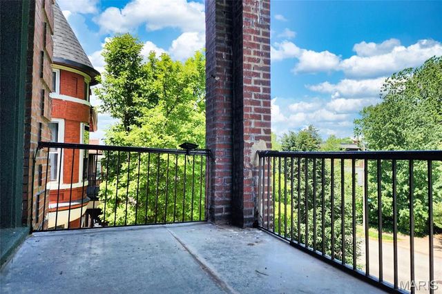 3654 Shaw Boulevard 2 East, St Louis, MO 63110