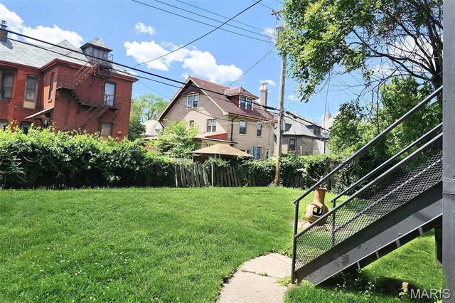 3654 Shaw Boulevard 2 East, St Louis, MO 63110