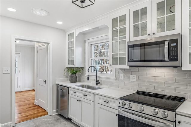 4107 W Friendly Avenue, Greensboro, NC 27410