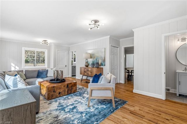 4107 W Friendly Avenue, Greensboro, NC 27410