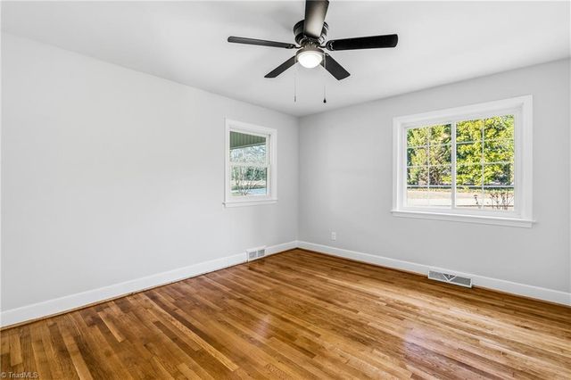 4107 W Friendly Avenue, Greensboro, NC 27410