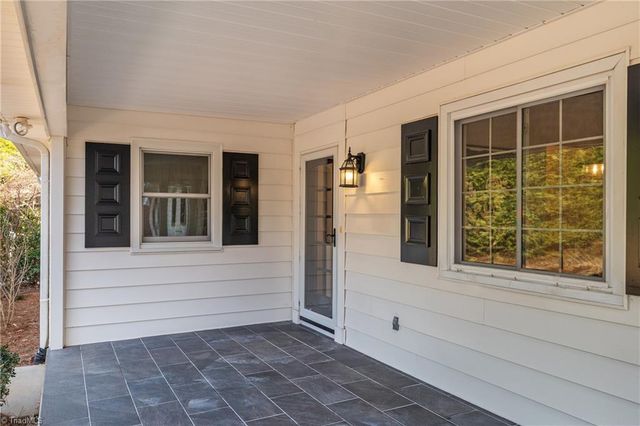 4107 W Friendly Avenue, Greensboro, NC 27410