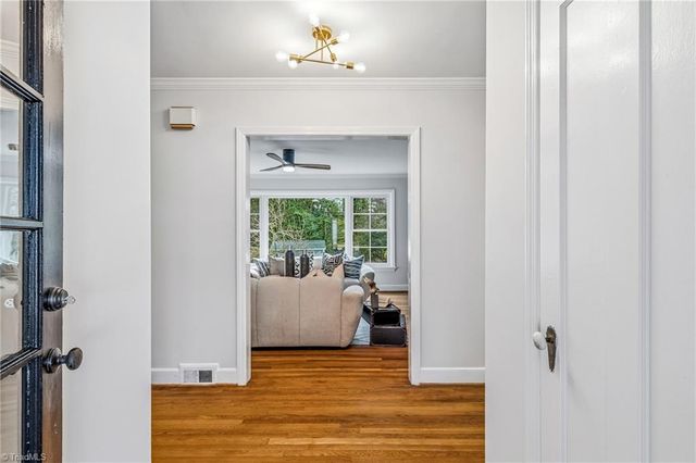 4107 W Friendly Avenue, Greensboro, NC 27410