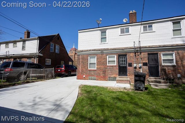 22148 Moross Road, Grosse Pointe, MI 48236