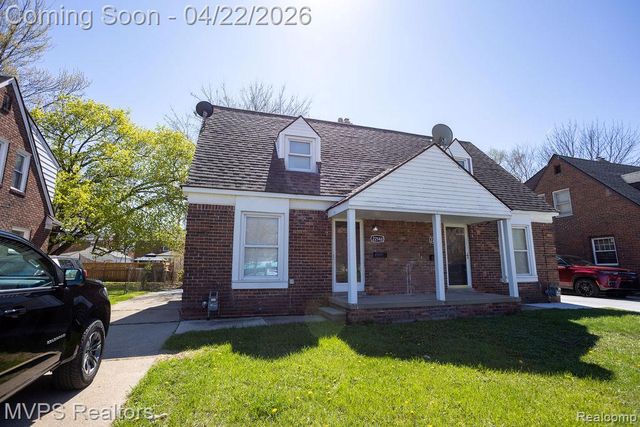 22148 Moross Road, Grosse Pointe, MI 48236