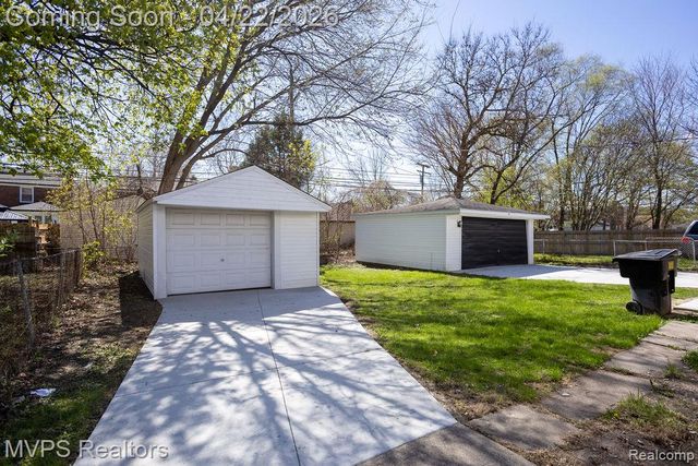 22148 Moross Road, Grosse Pointe, MI 48236