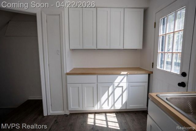 22148 Moross Road, Grosse Pointe, MI 48236