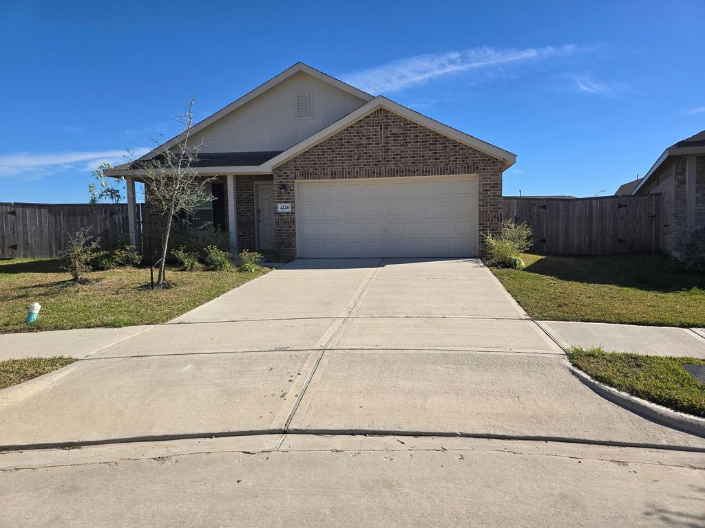 4226 Midnight Marble Drive, Baytown, TX 77521