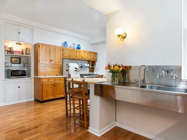 232 E Walton Place 3E, Chicago, IL 60611